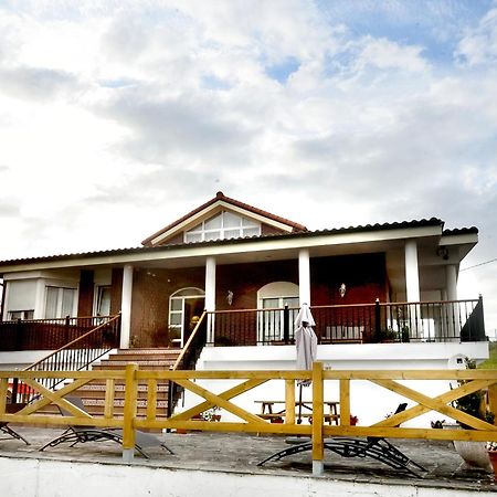 Los Avellanos De Santillana Queveda Exterior photo